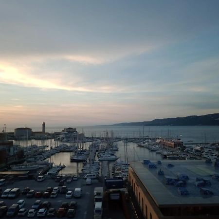 Mansarda Centrale Vista Mare Daire Trieste Dış mekan fotoğraf